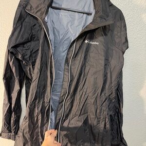 Columbia women’’s Gray Windbreaker Jacket